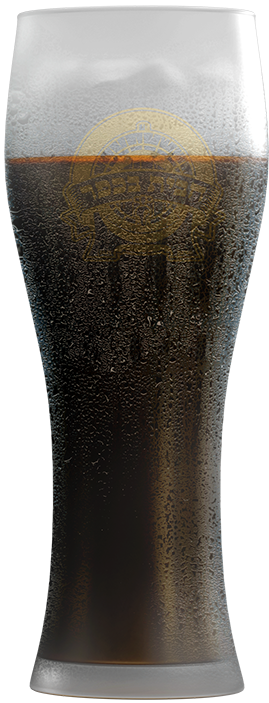 כוס גבוהה מלאה בירה כהה חבית בכפר